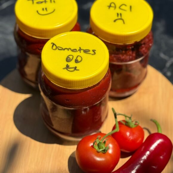 Tanışma Paketi (Domates, Tatlı Biber ve Acı Biber Salçası 500'er GR)